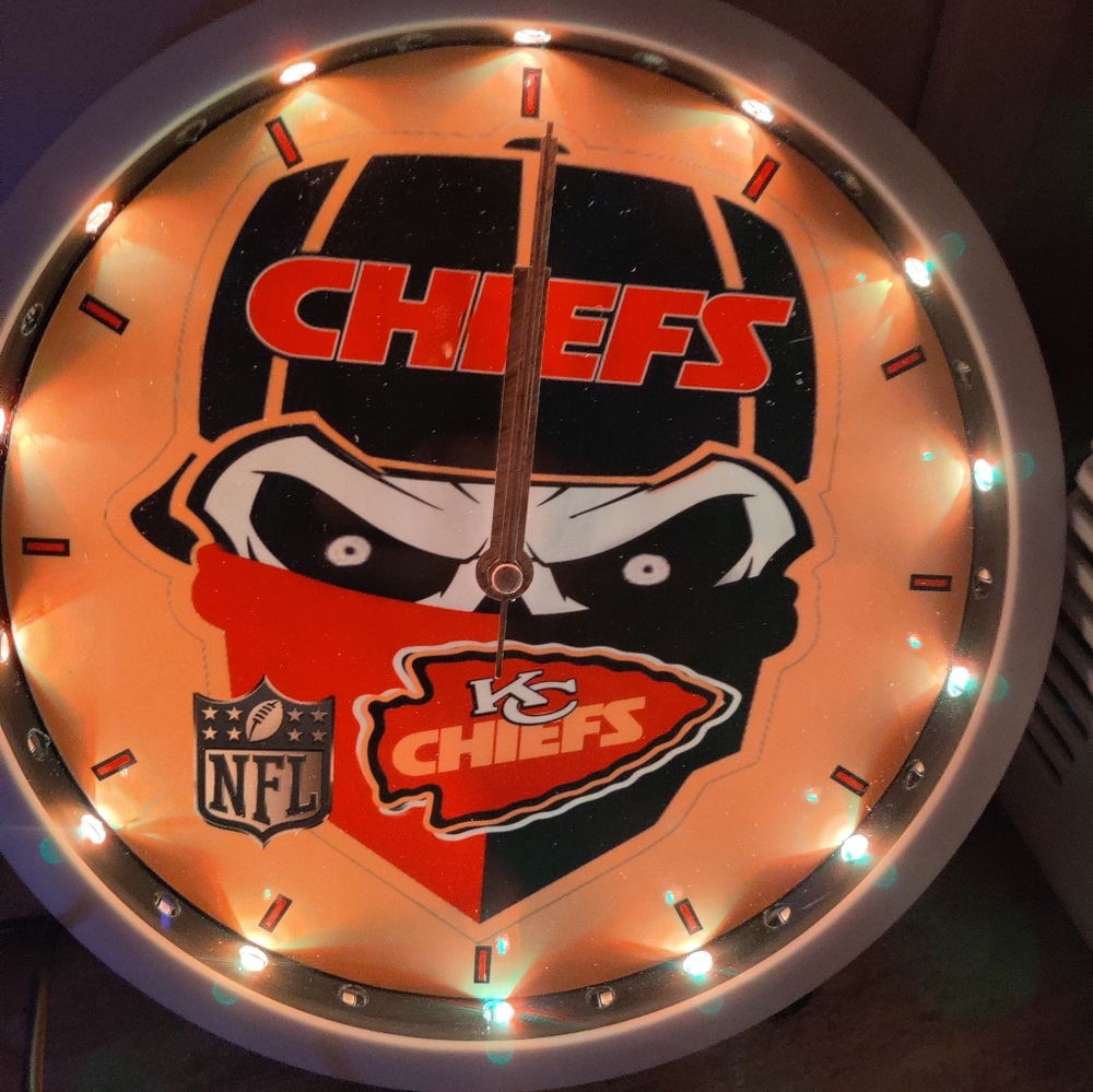 Chiefs led light clock - Picture 7 of 10